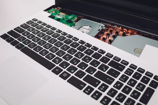 Замена клавиатуры на ноутбуке в Перми